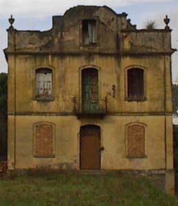 Prédio estava bastante deteriorado 